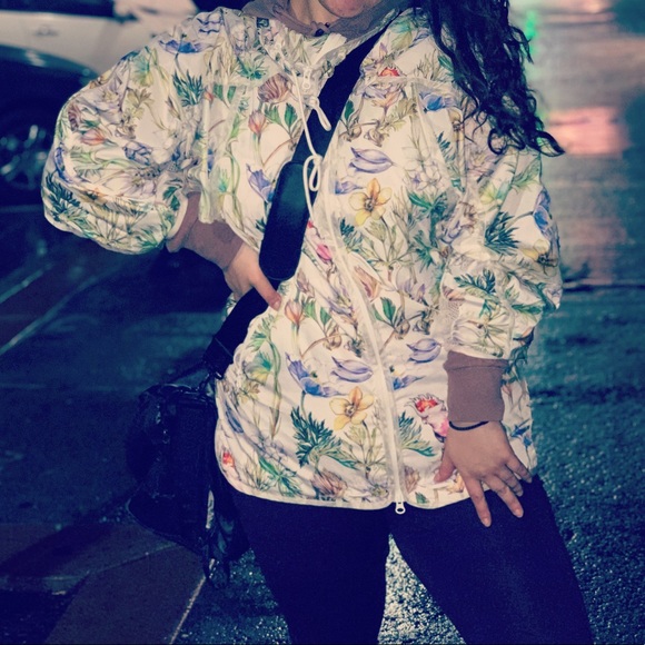 Adidas Stella Mccartney Run floral-print shell - Picture 3 of 7